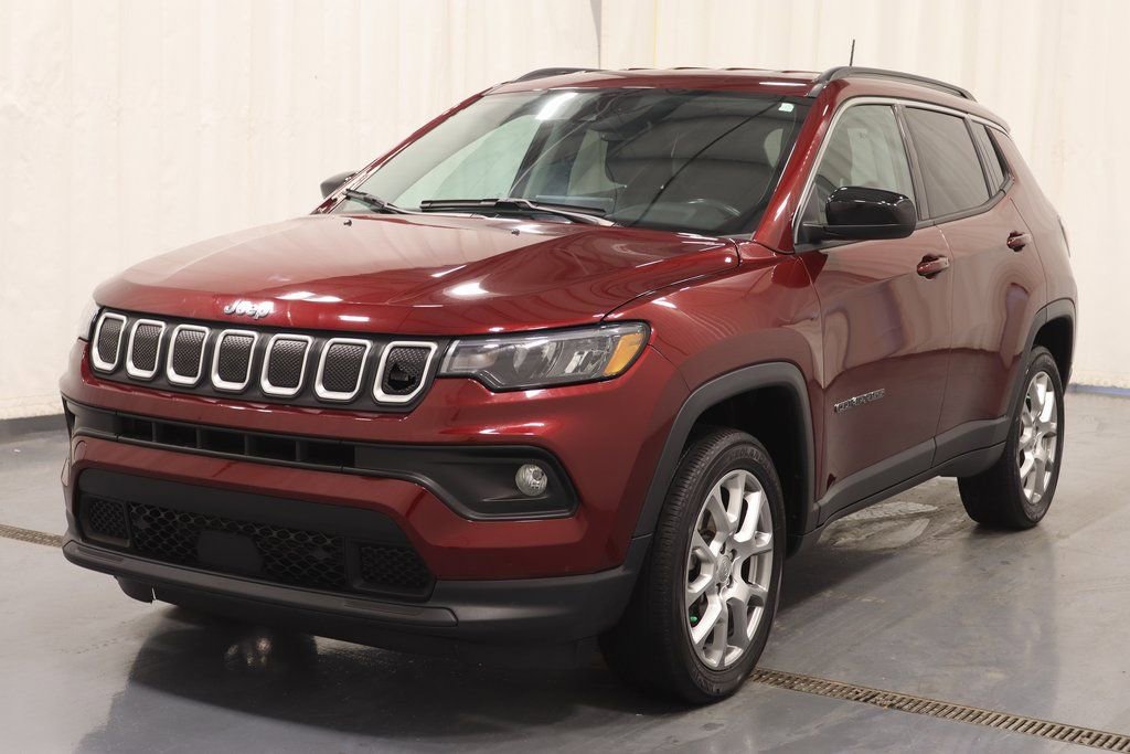 Used 2022 Jeep Compass Latitude AWD/4WD image 7