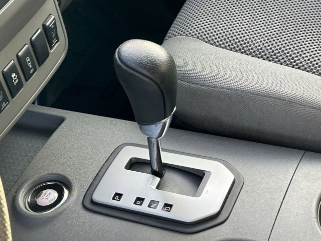 Used 2020 Nissan Frontier SV w/ Midnight Edition Floor Mats image 15