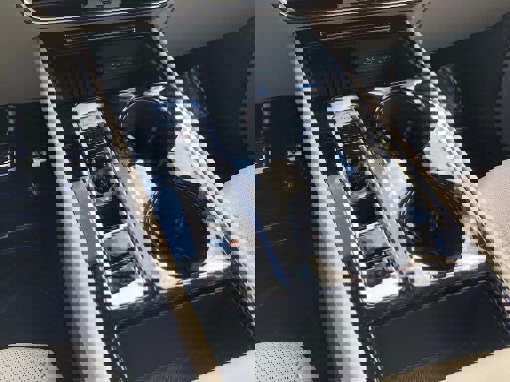 New 2025 Volkswagen Atlas SEL Premium R-Line image 30