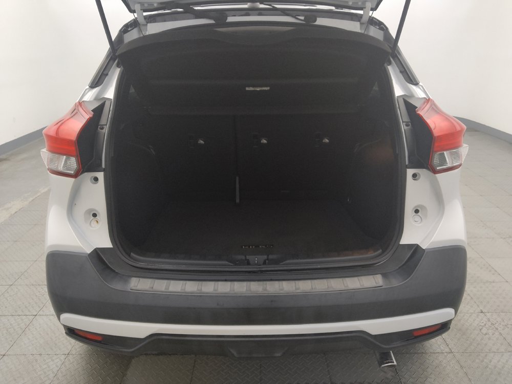 Used 2018 Nissan Kicks SR w/ Premium Package FWD image 29