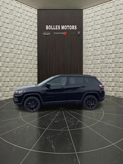 Certified 2022 Jeep Compass Latitude w/ Sun and Sound Group AWD/4WD image 9