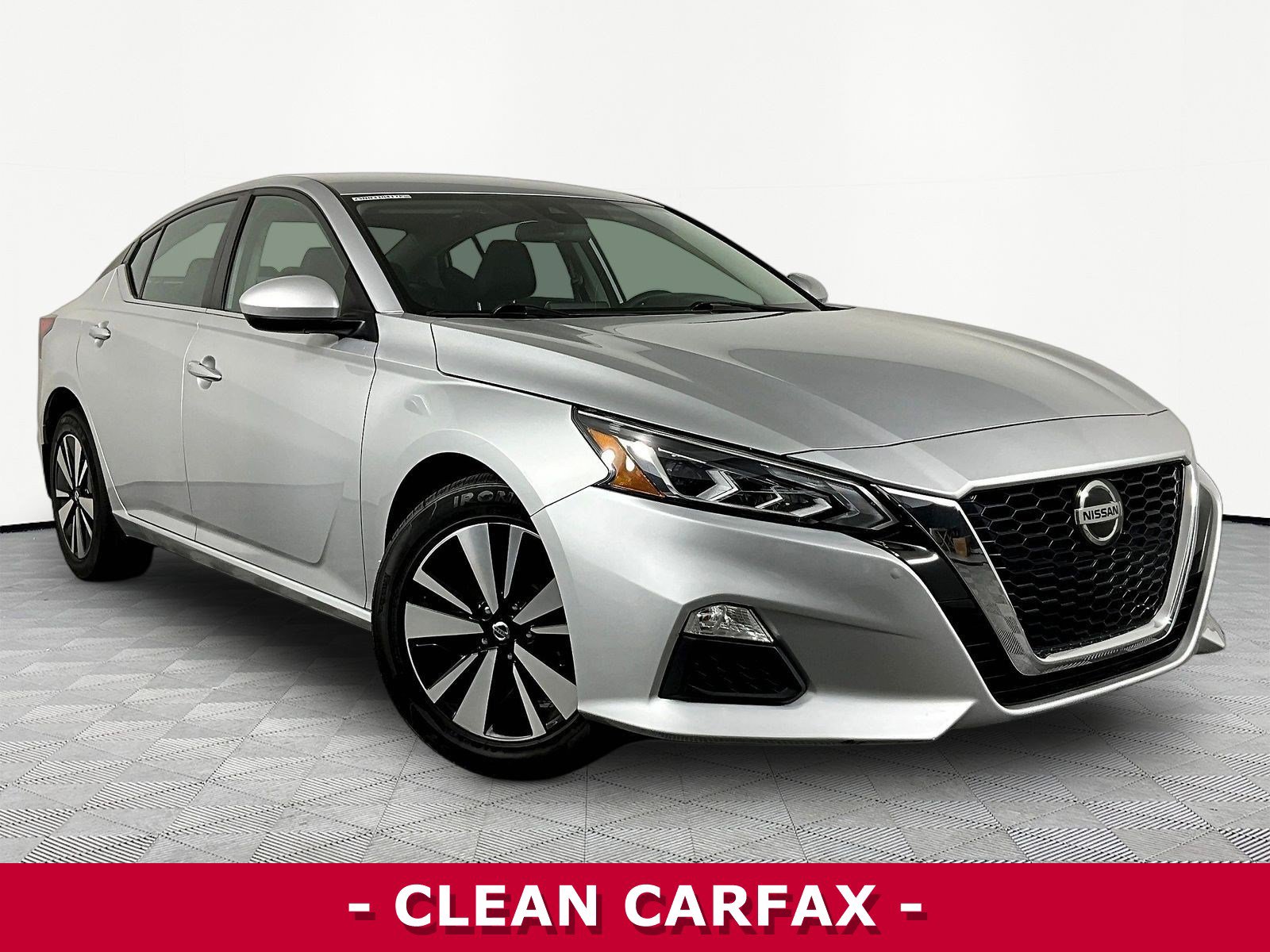 Certified 2022 Nissan Altima 2.5 SV AWD/4WD image 3