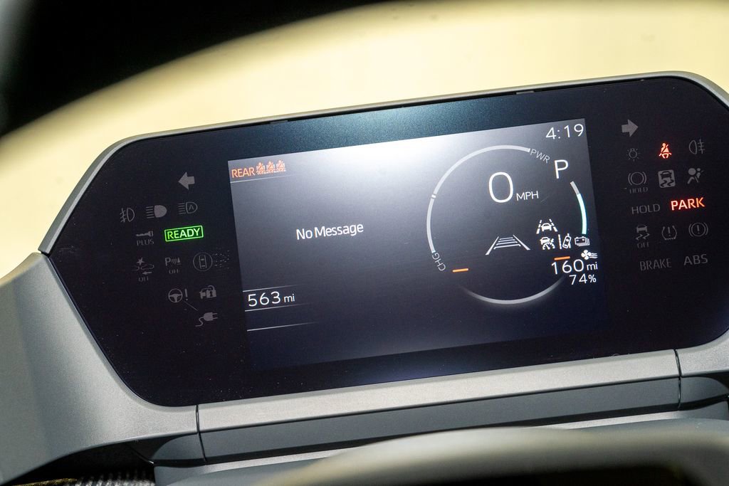 Used 2025 Toyota bZ4X AWD image 18