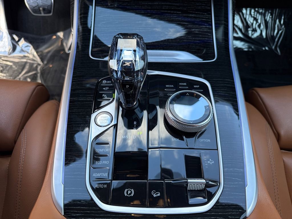 Used 2022 BMW X7 xDrive40i w/ M Sport Package image 19