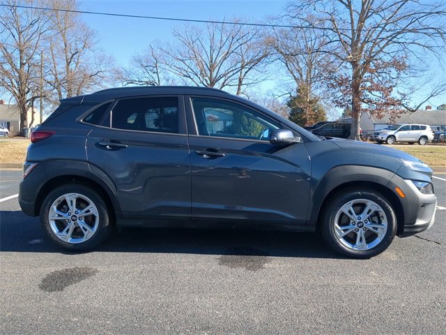 Used 2022 Hyundai Kona SEL w/ Convenience Package image 3
