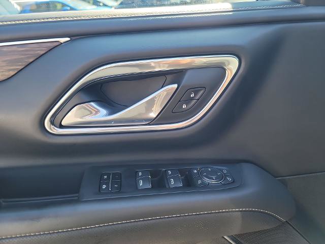 Used 2024 Chevrolet Suburban Premier image 22