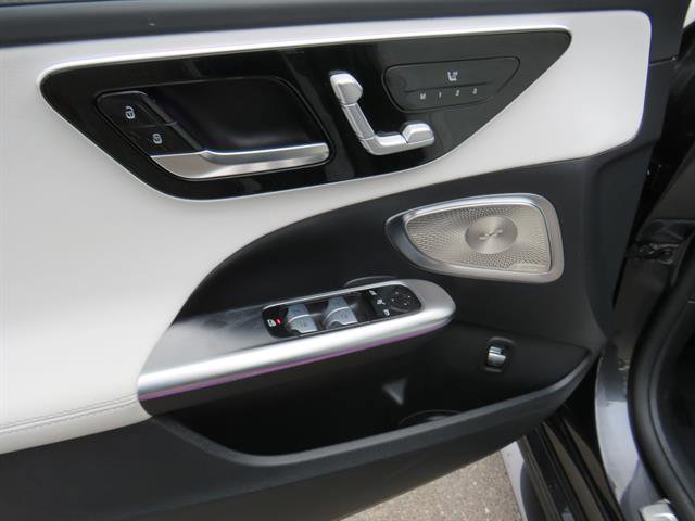 Used 2025 Mercedes-Benz C 300 4MATIC Sedan image 9