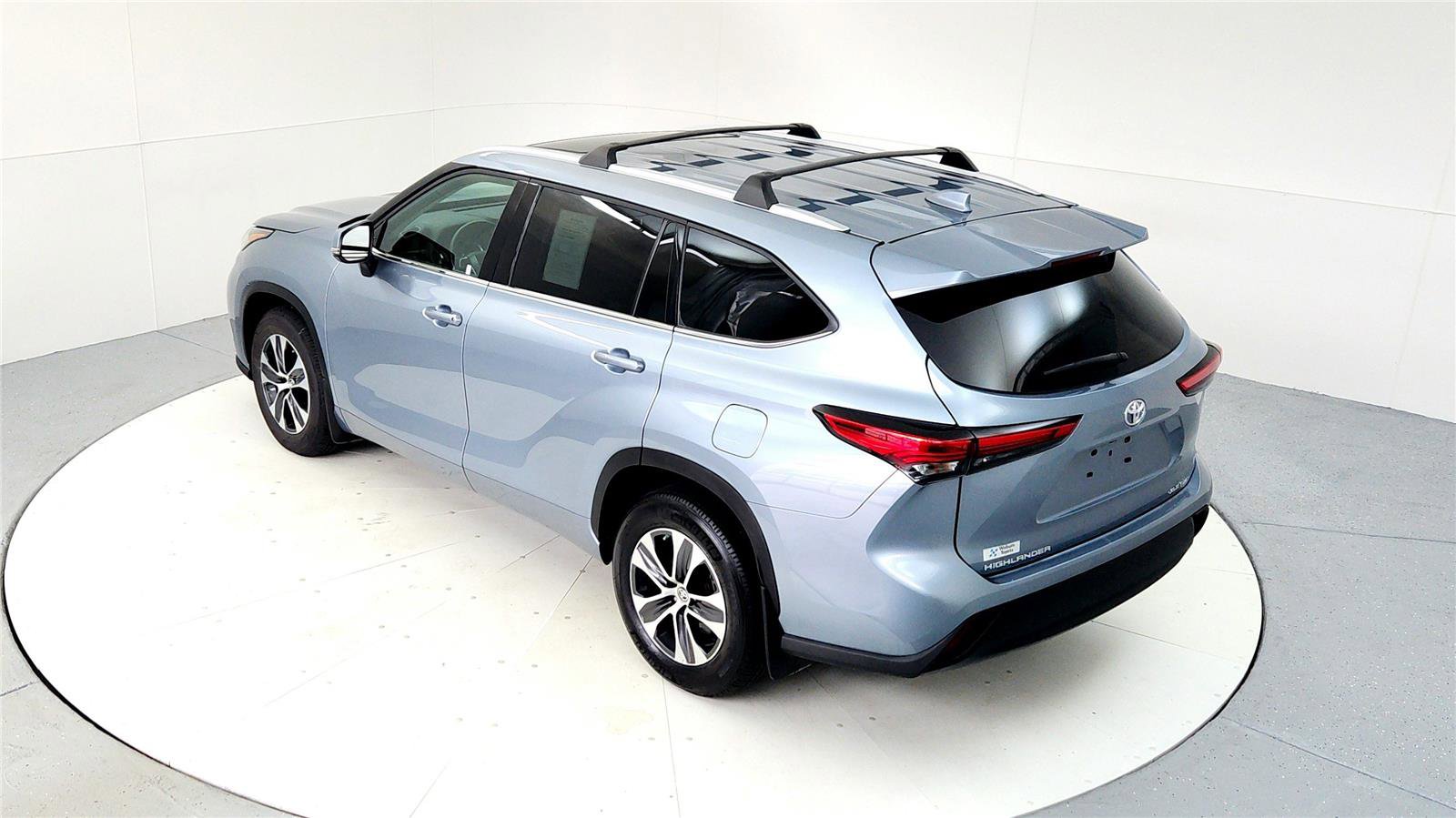 Certified 2022 Toyota Highlander XLE image 16