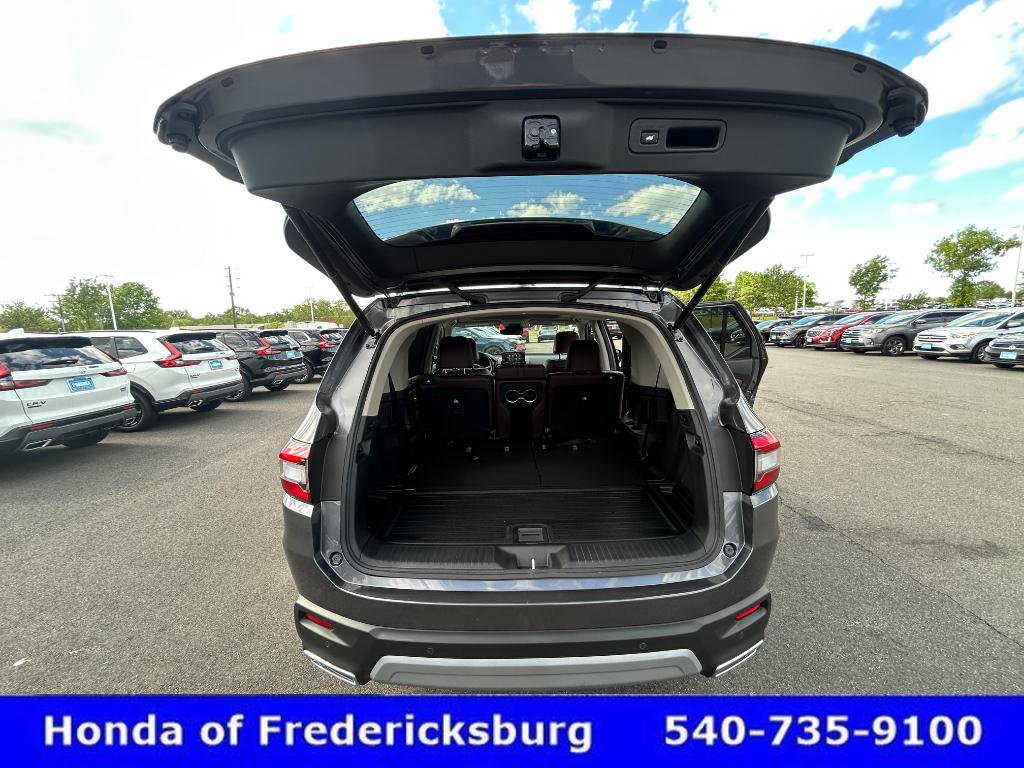 Used 2025 Honda Pilot Elite image 12