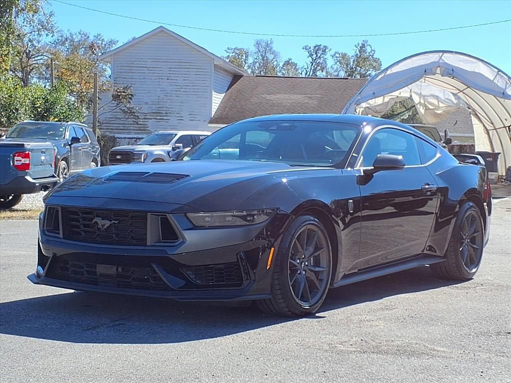 Used 2025 Ford Mustang Dark Horse image 3