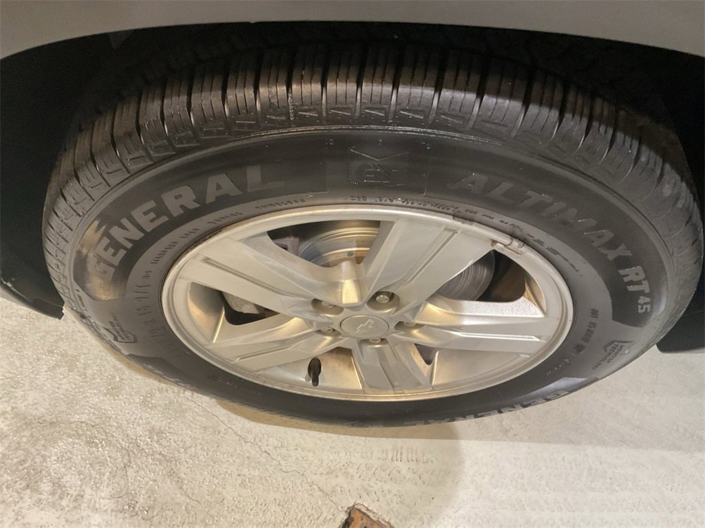 Used 2020 Chevrolet Trax LT w/ LT Convenience Package image 19