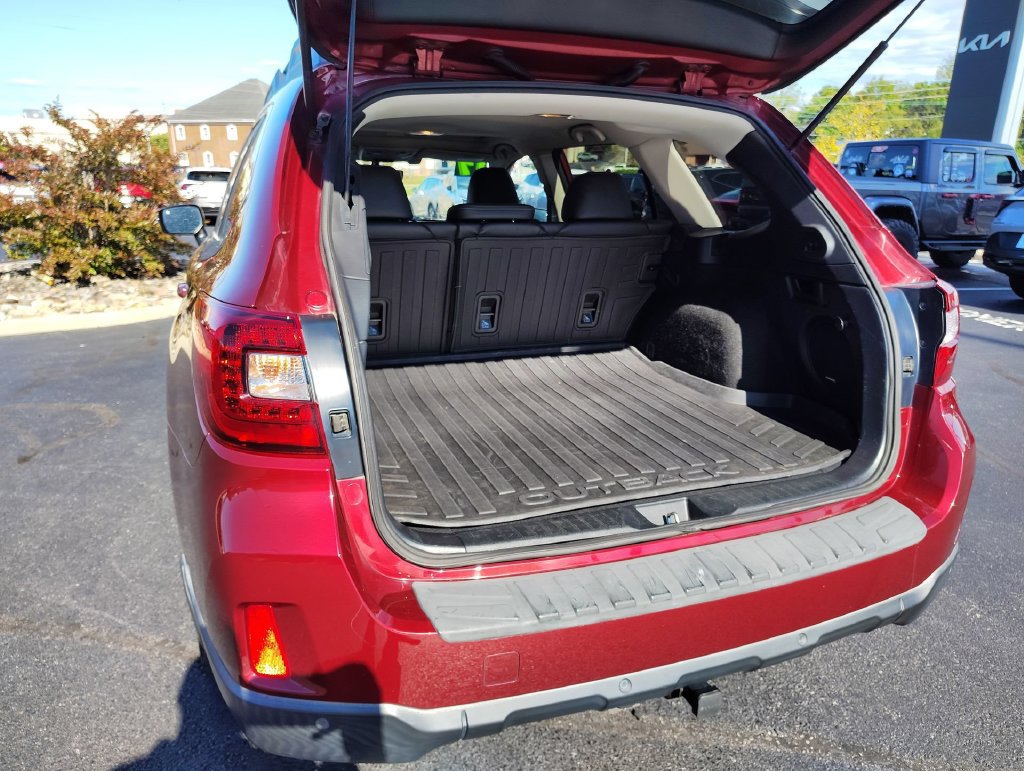 Used 2017 Subaru Outback 2.5i Limited AWD/4WD image 38