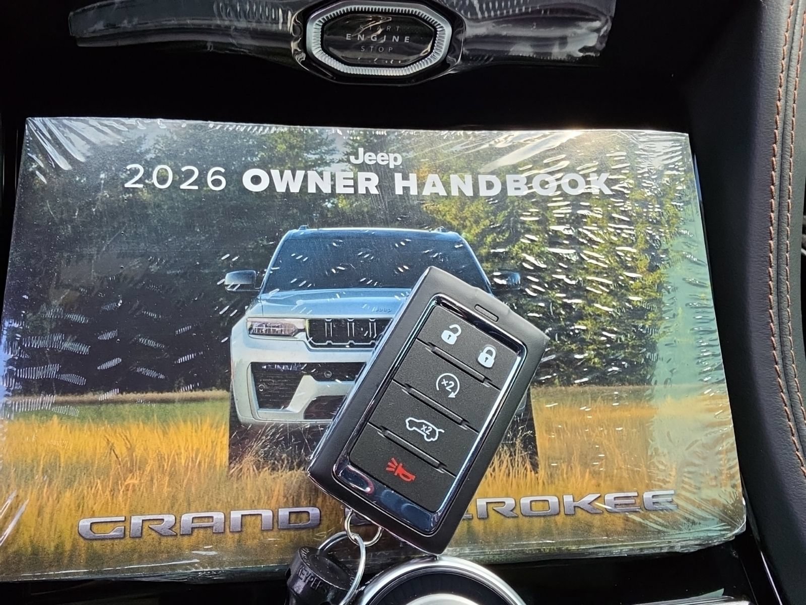 New 2026 Jeep Grand Cherokee L Summit w/ Obsidian Package AWD/4WD image 28