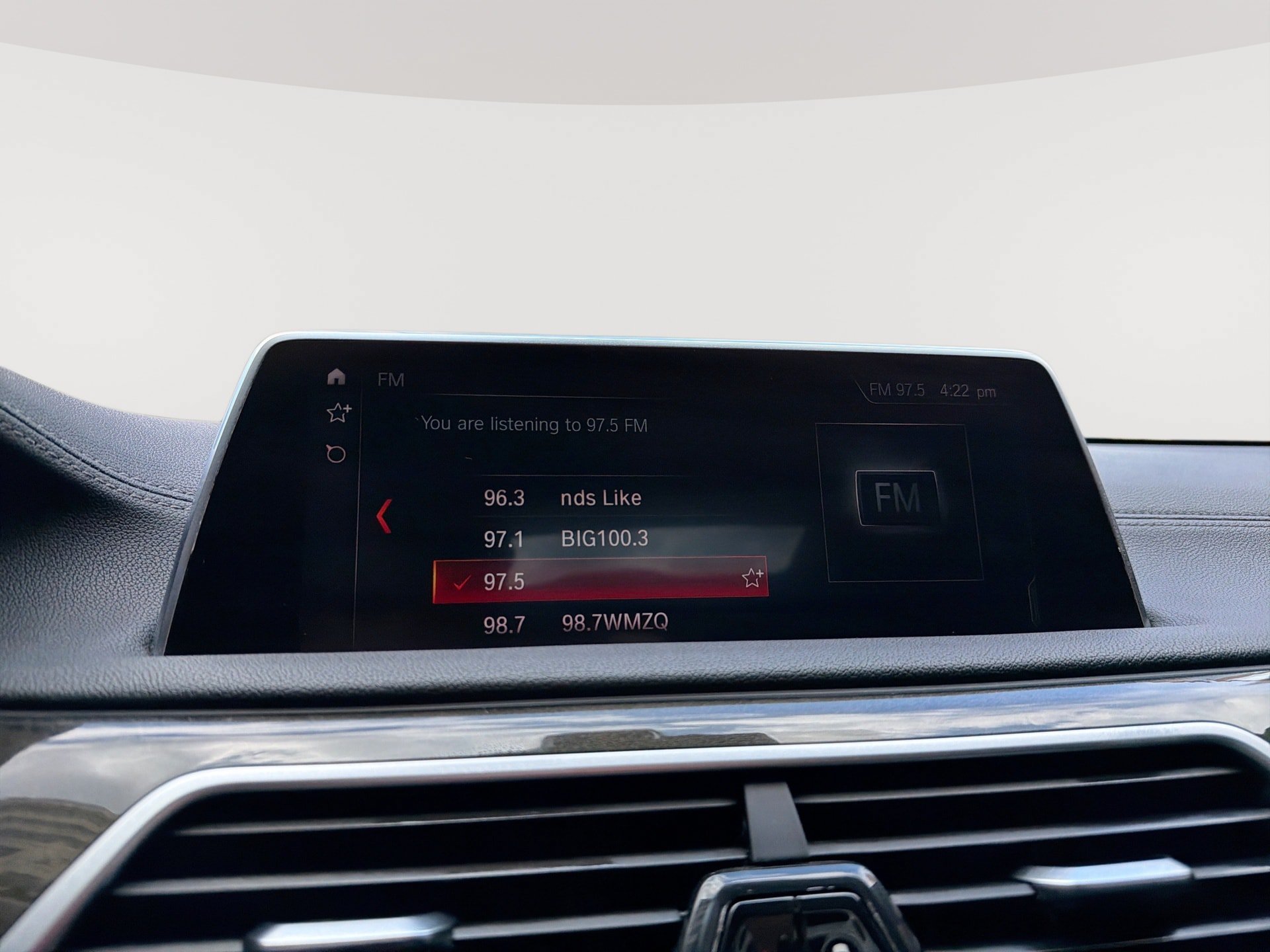 Used 2019 BMW 750i xDrive w/ M Sport Package AWD/4WD image 12
