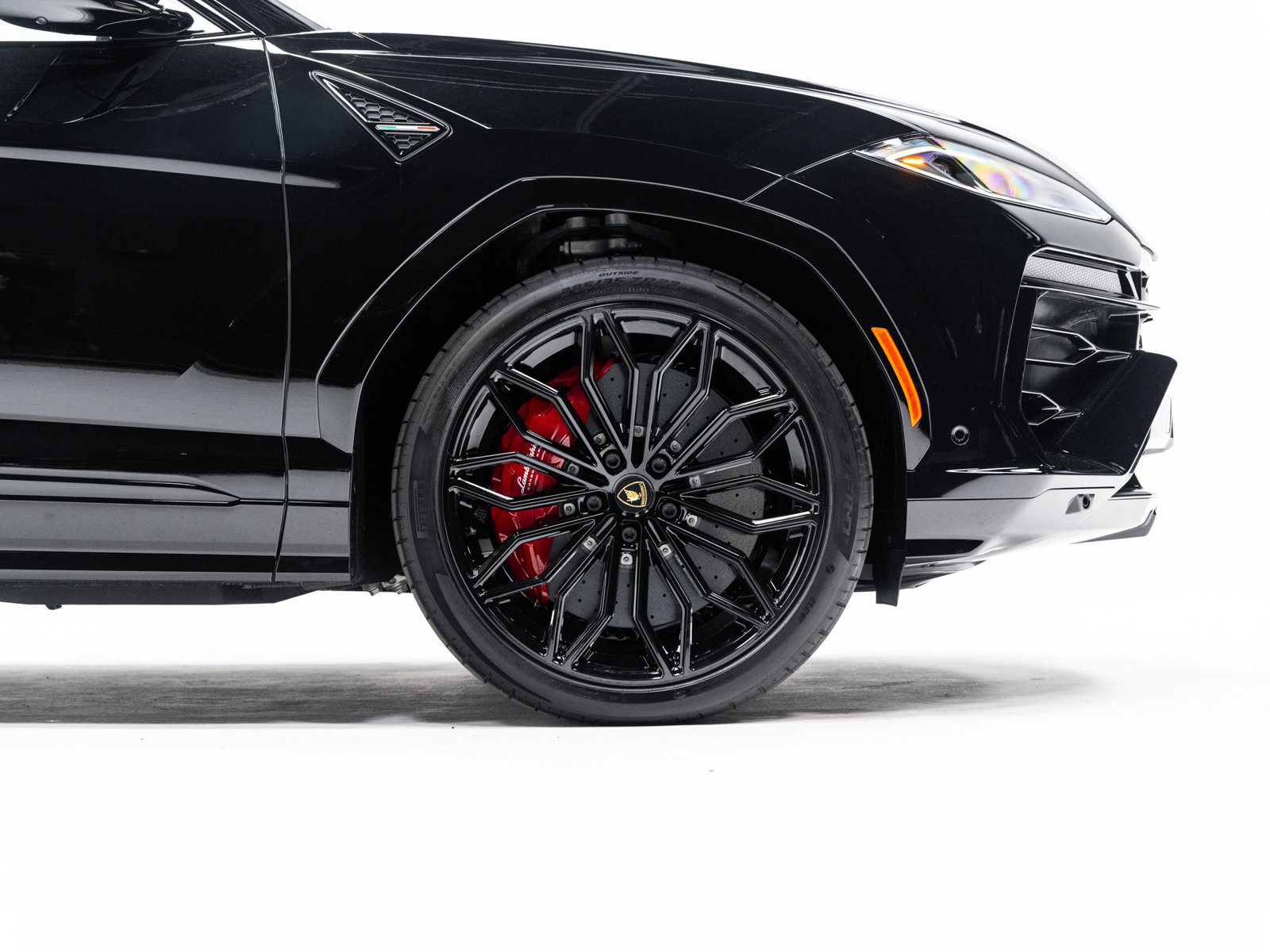 Used 2025 Lamborghini Urus SE AWD/4WD image 12
