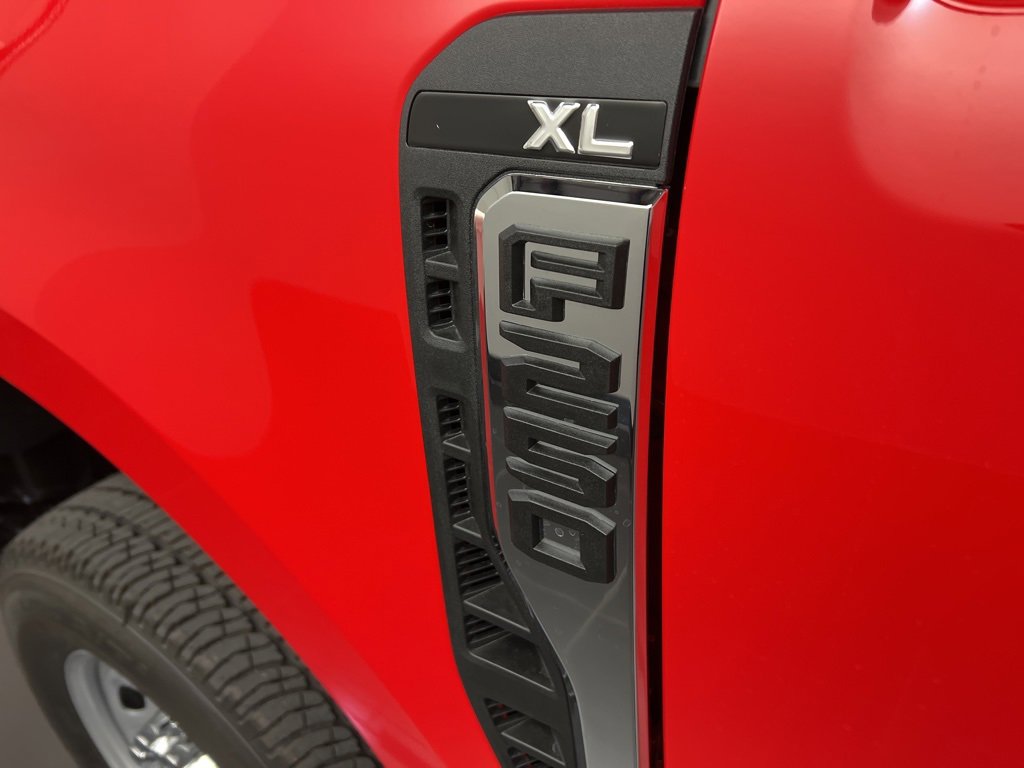 New 2026 Ford F250 XL w/ XL Chrome Package image 28