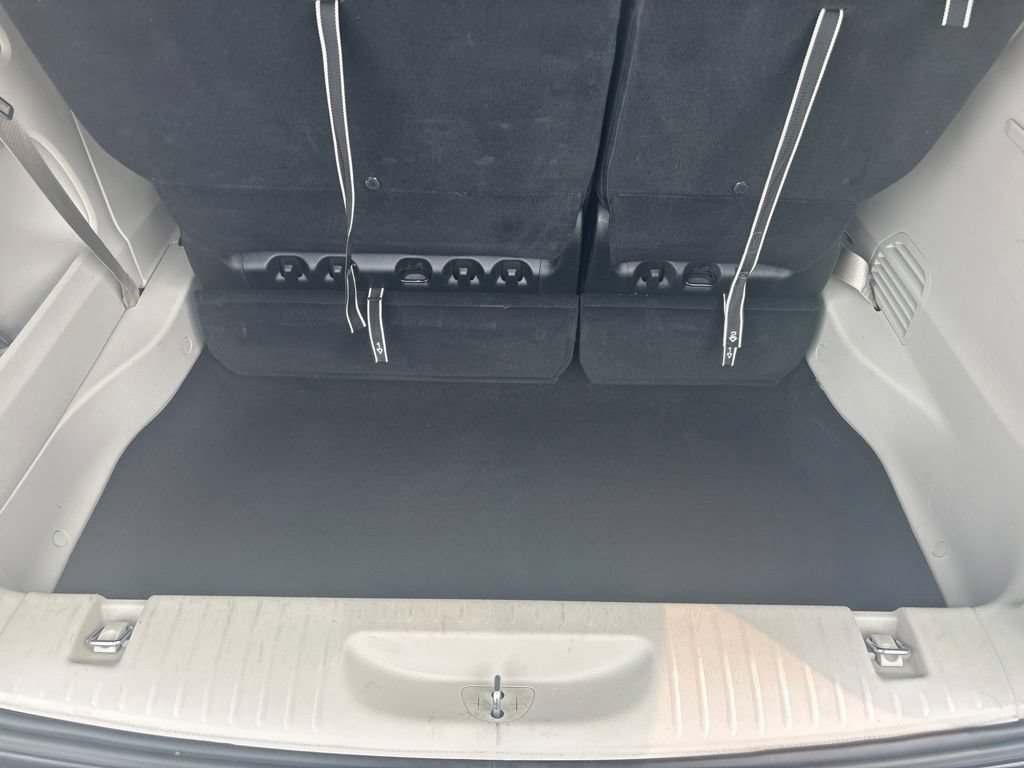 Used 2024 Chrysler Voyager LX FWD image 7