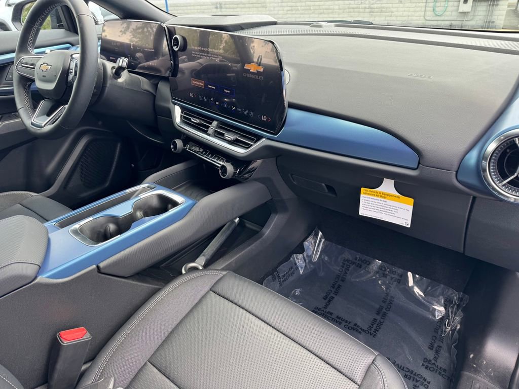 New 2026 Chevrolet Equinox EV LT w/ Convenience Package II FWD image 7