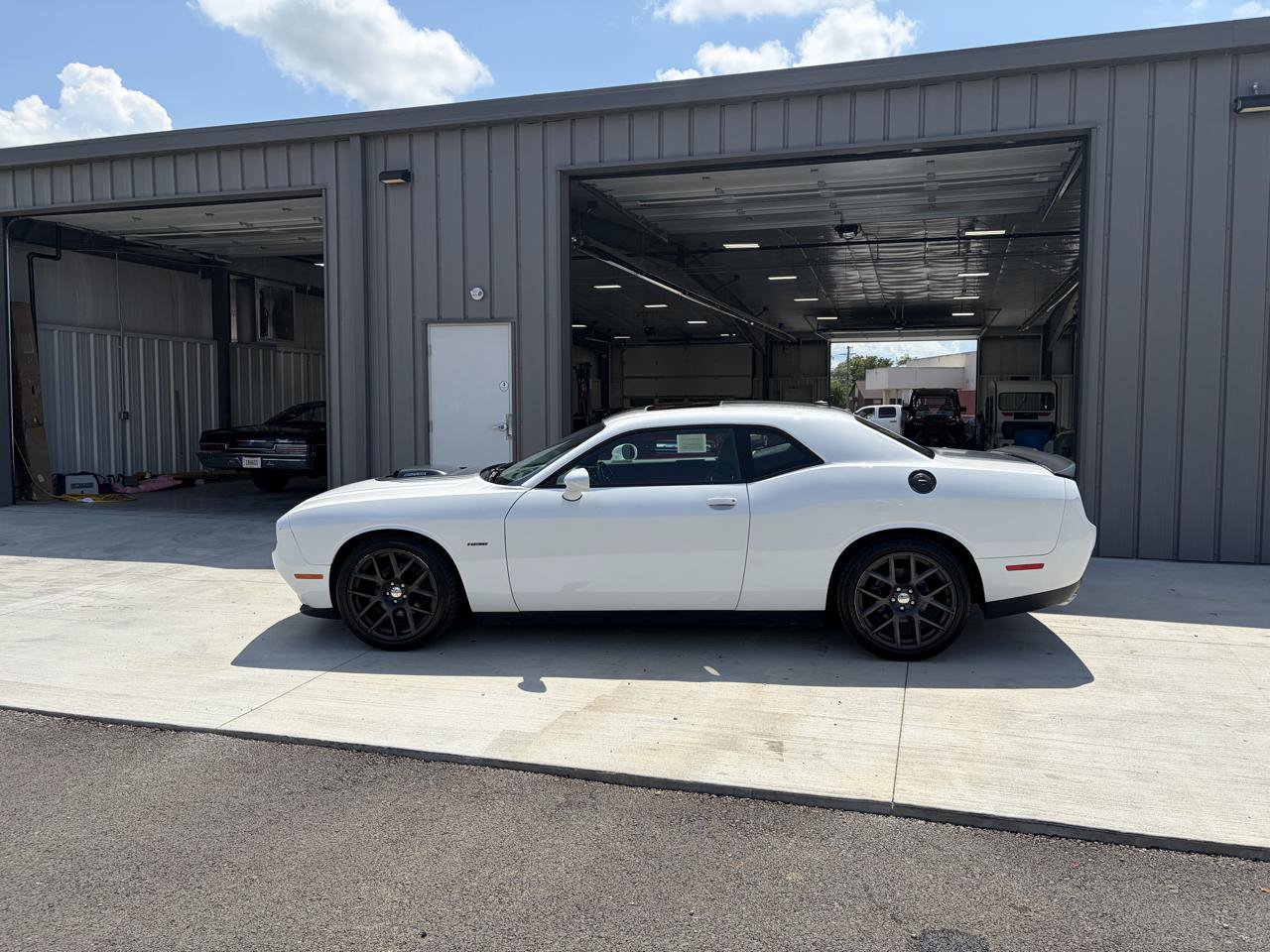 Used 2016 Dodge Challenger R/T Plus RWD image 2