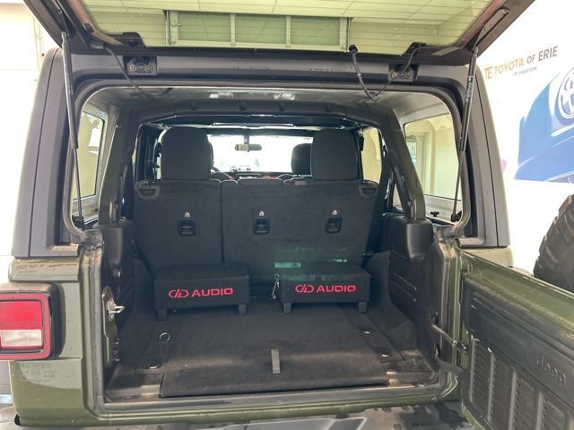 Used 2020 Jeep Wrangler Unlimited Rubicon w/ Cold Weather Group image 17