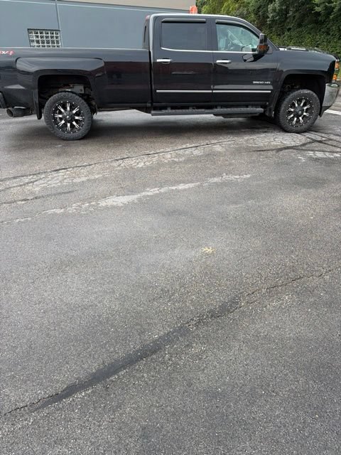 Used 2019 Chevrolet Silverado 3500 LTZ w/ Duramax Plus Package AWD/4WD image 5