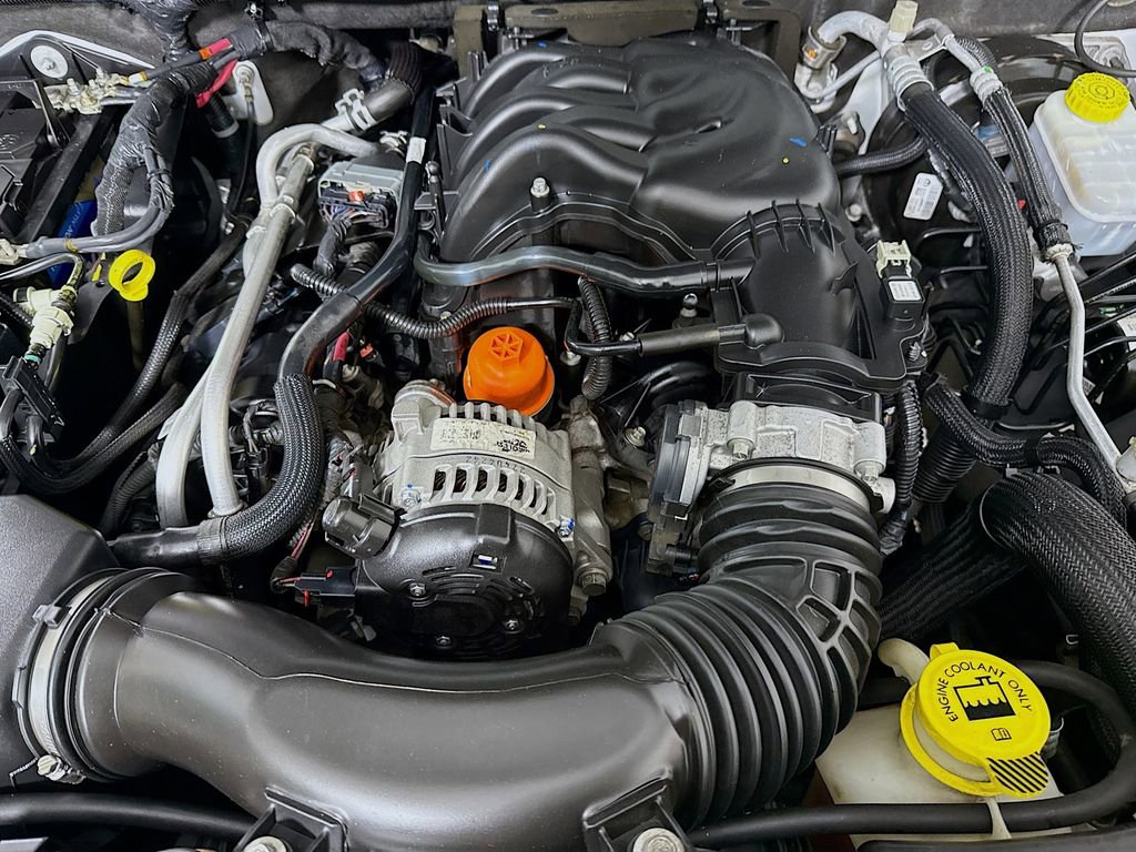 Used 2017 Jeep Wrangler Unlimited Sahara w/ Connectivity Group image 29