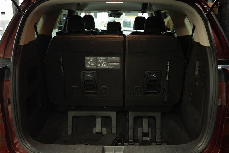 Used 2024 Kia Carnival LX image 7