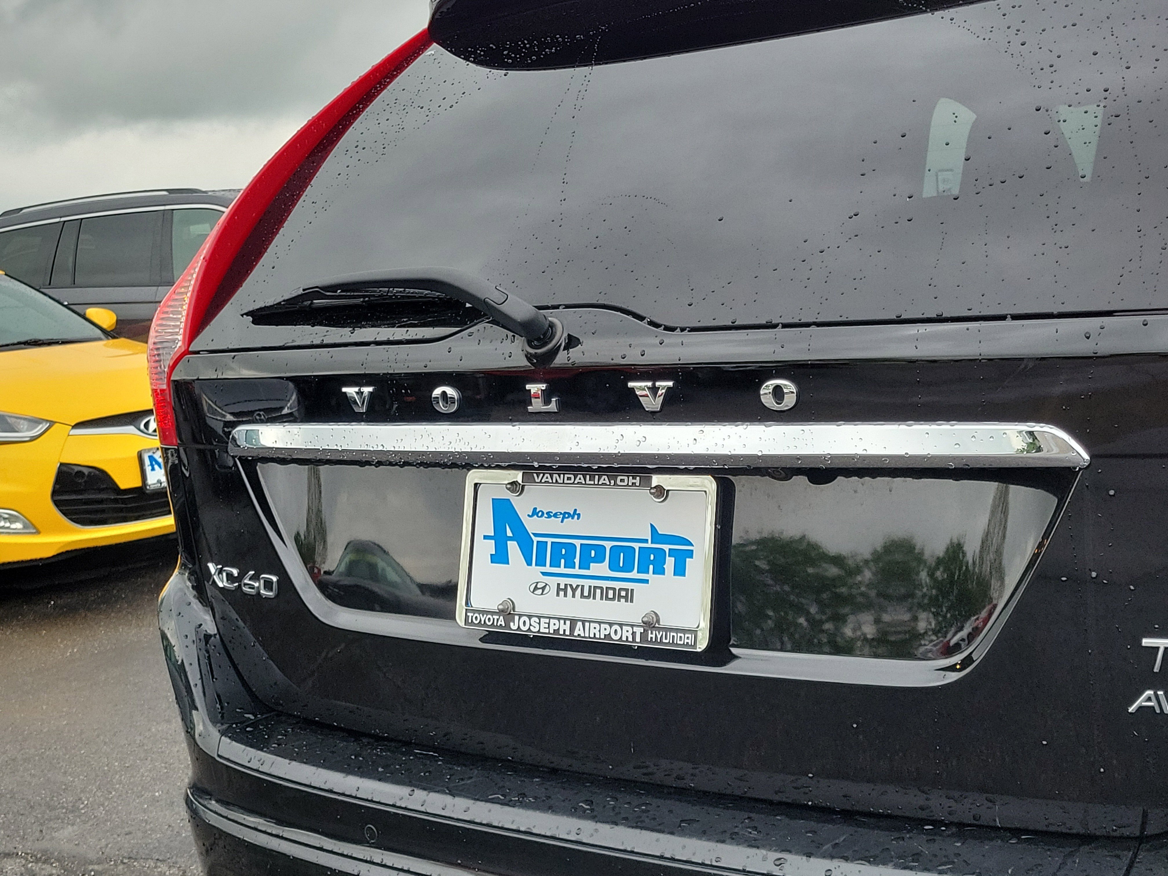 Used 2016 Volvo XC60 T5 Premier w/ Climate Package AWD/4WD image 8