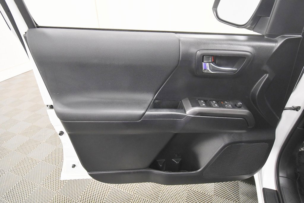 Used 2019 Toyota Tacoma TRD Off-Road image 13