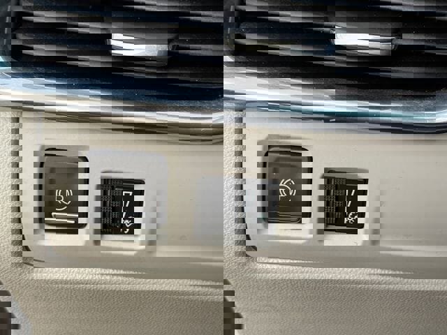 Used 2021 Cadillac XT4 Luxury w/ Cold Weather Package image 20