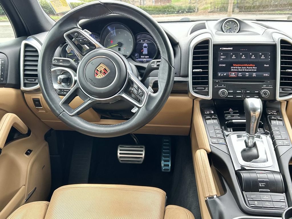 Used 2018 Porsche Cayenne S w/ Premium Package Plus AWD/4WD image 26