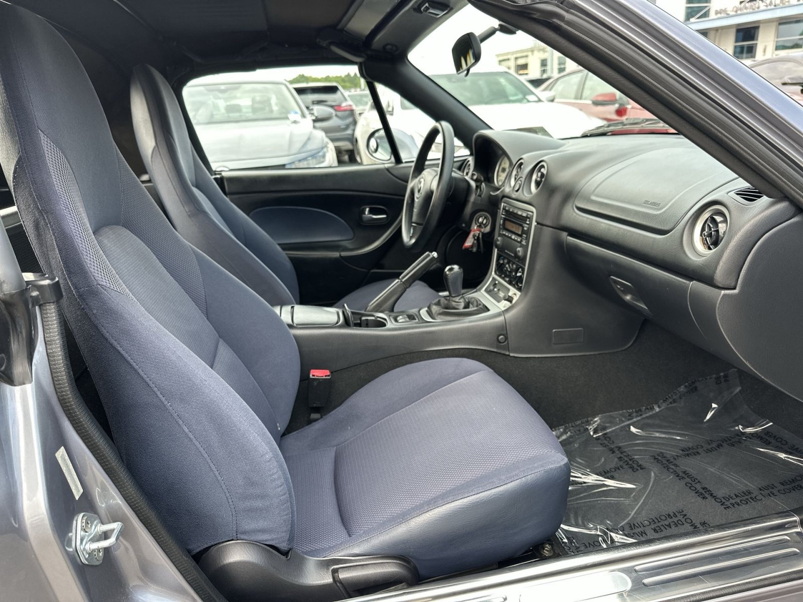 Used 2003 MAZDA MX-5 Miata RWD image 25