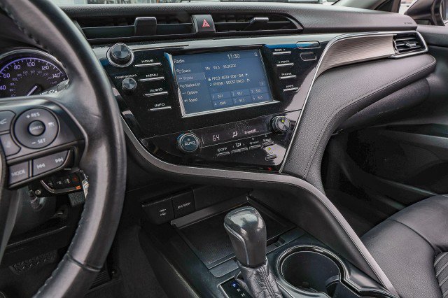 Used 2018 Toyota Camry SE FWD image 12