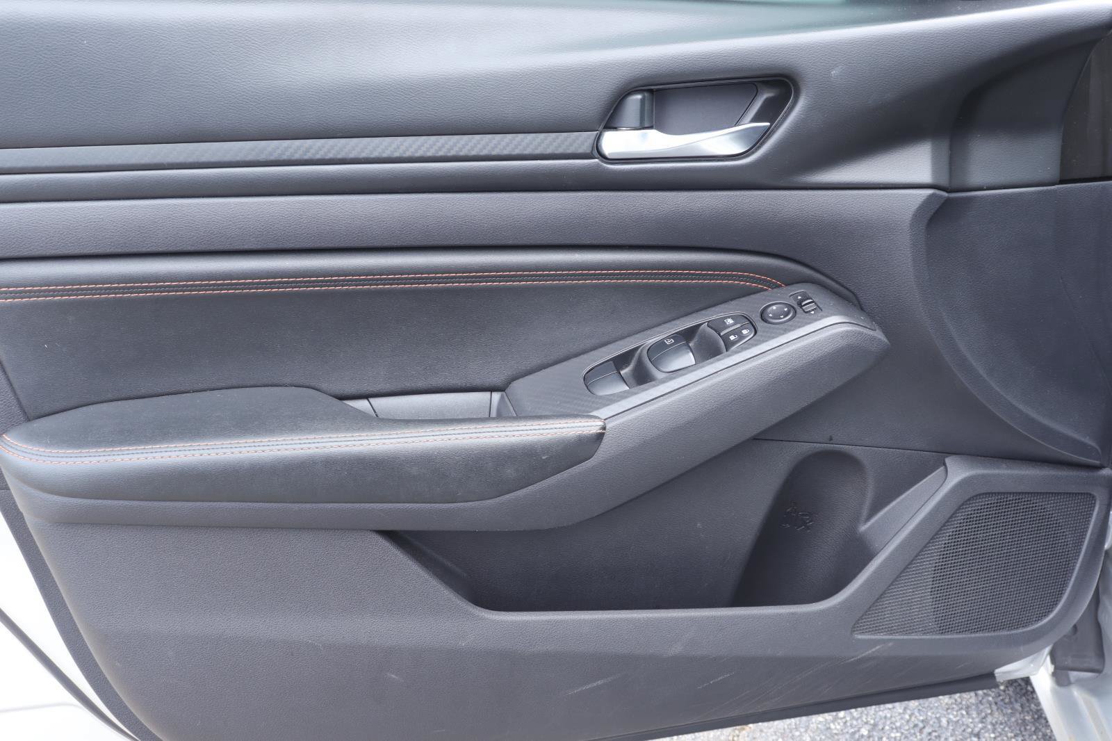 Used 2019 Nissan Altima 2.5 SR FWD image 9