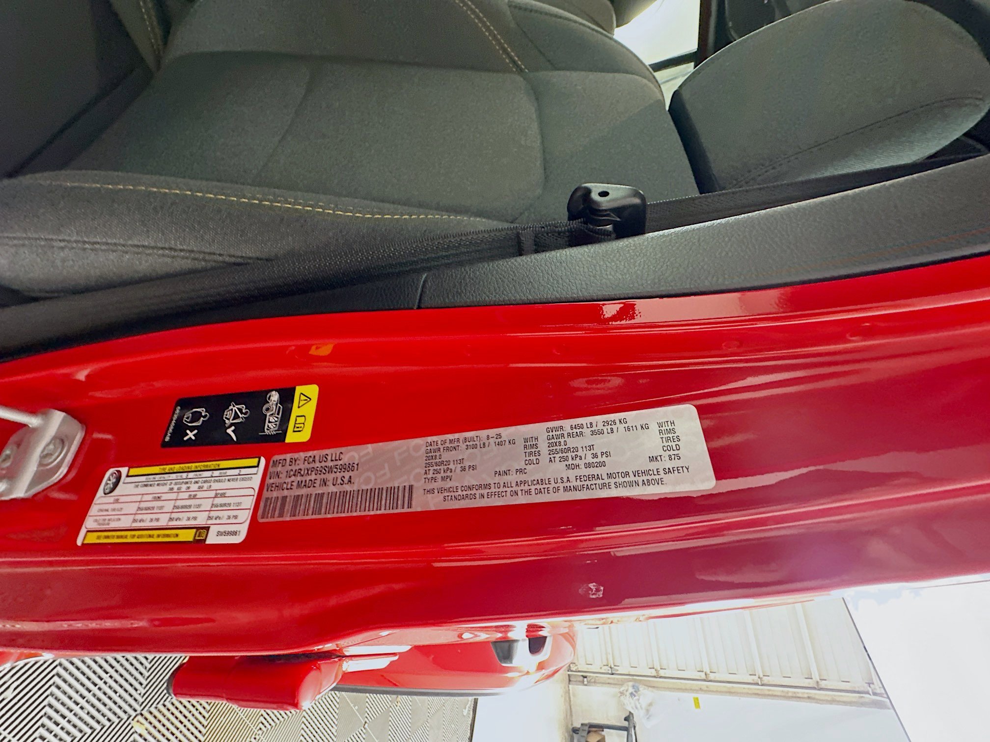 Used 2025 Jeep Wrangler Sahara w/ Safety Group image 12