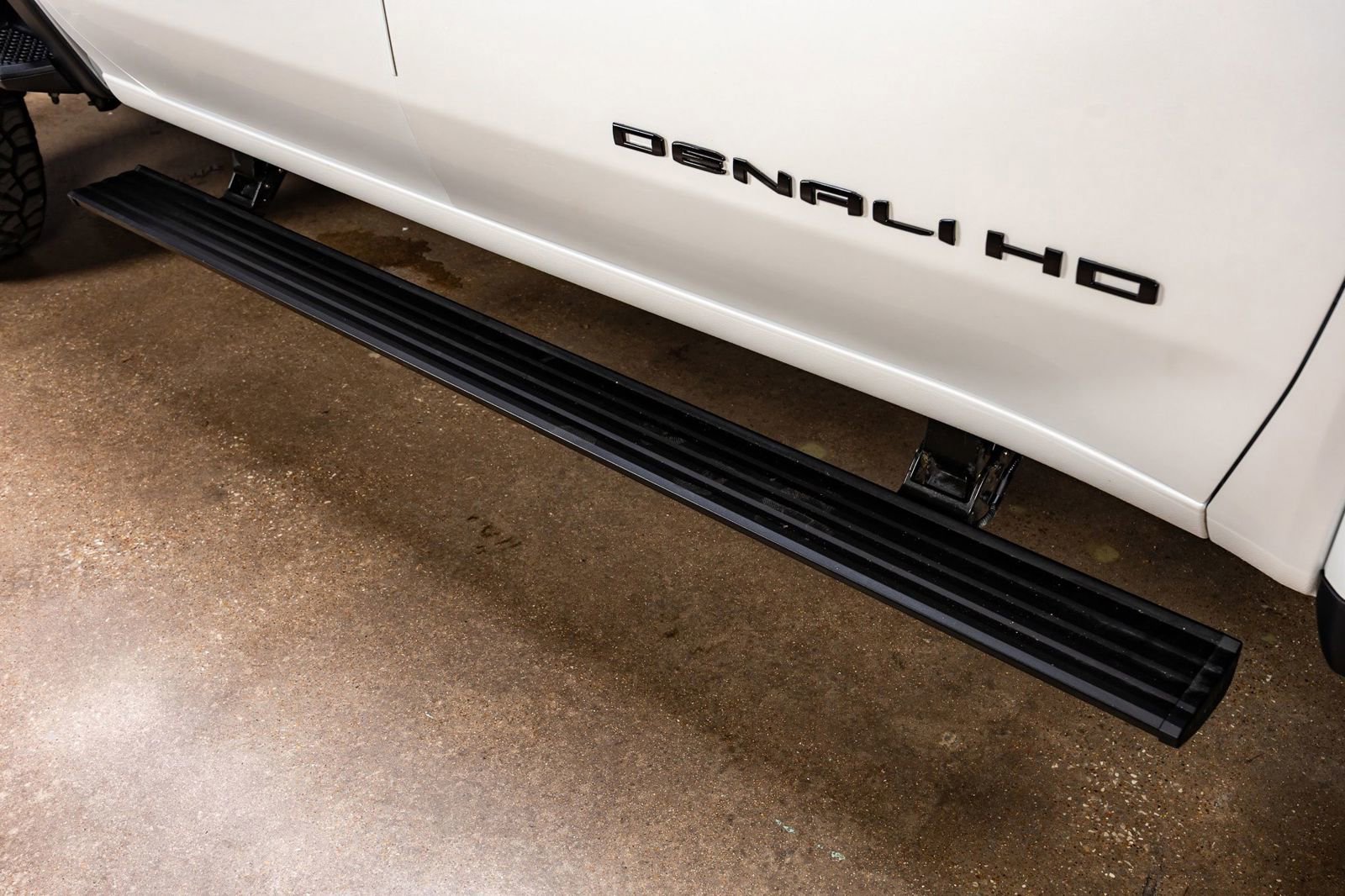 Used 2025 GMC Sierra 2500 Denali Ultimate w/ Max Trailering Package image 13