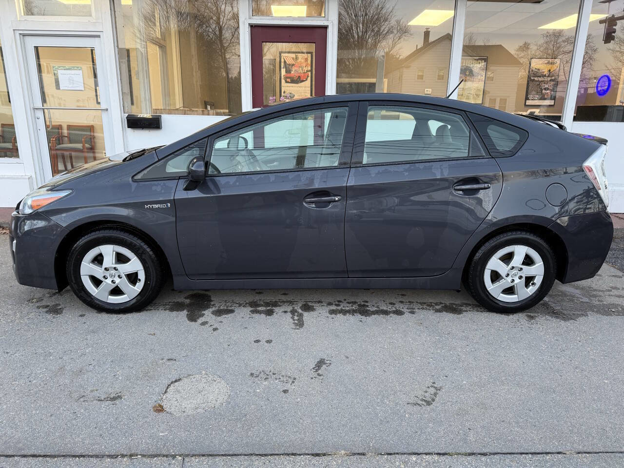 Used 2010 Toyota Prius Three image 1