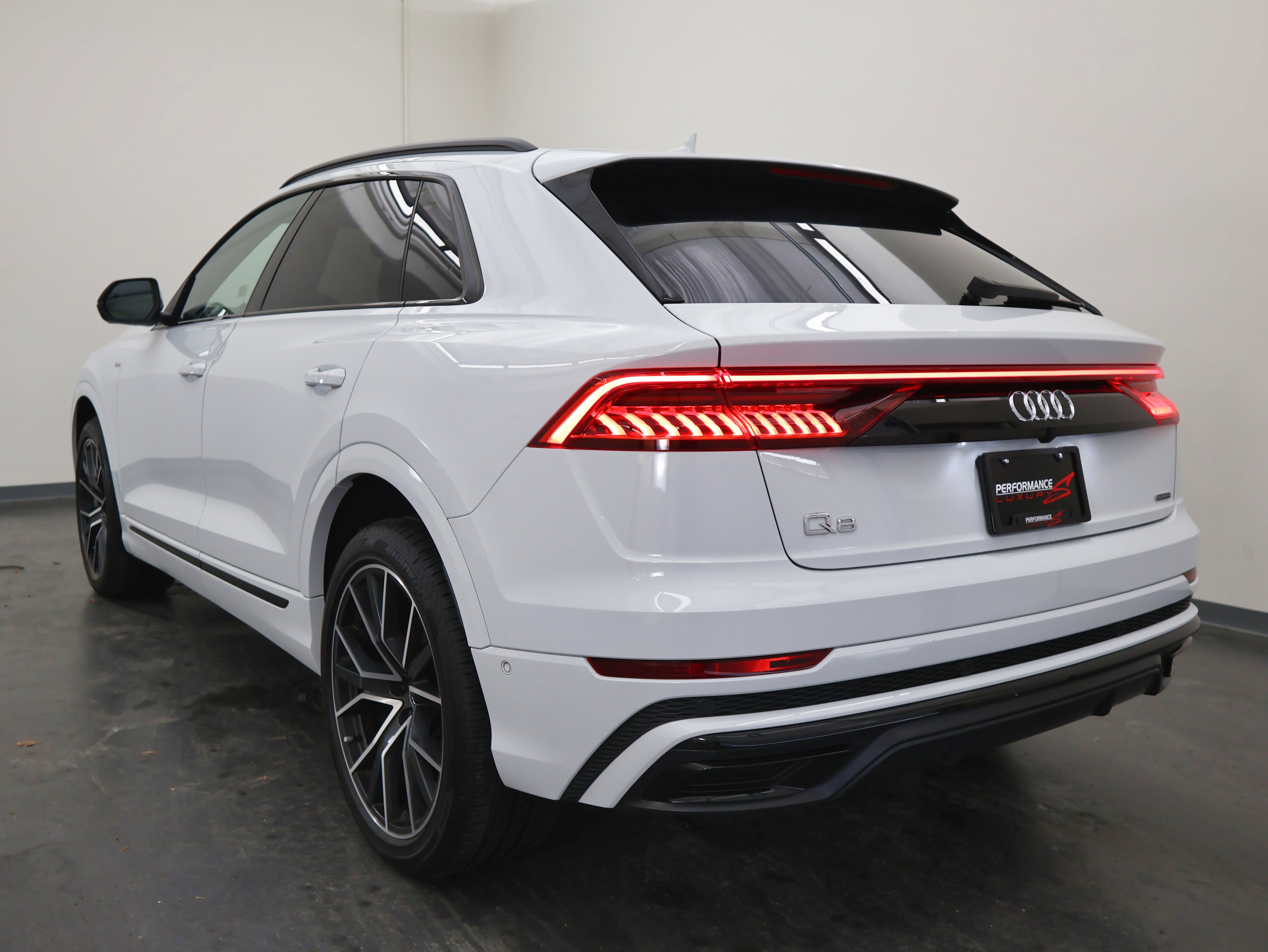 Used 2019 Audi Q8 Premium Plus w/ Premium Plus image 5
