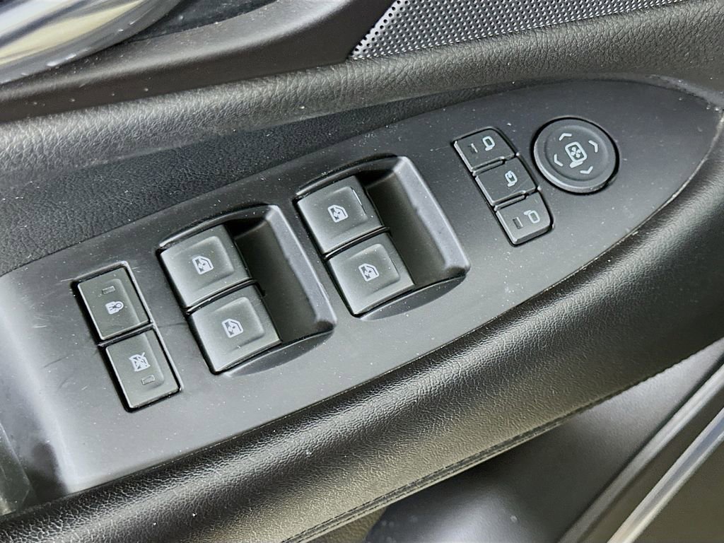 Used 2020 Cadillac Escalade Luxury w/ Escalade Sport Edition image 21