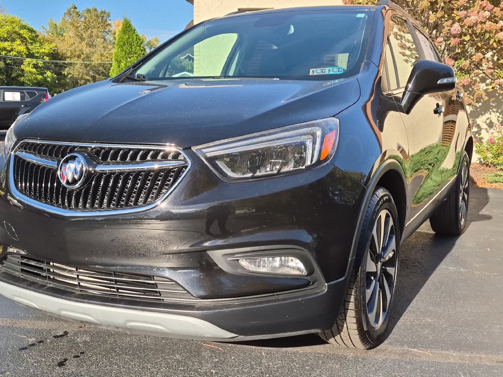 Used 2018 Buick Encore Essence AWD/4WD image 2