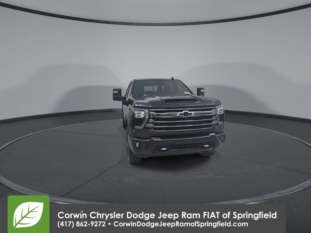 Used 2024 Chevrolet Silverado 3500 High Country w/ High Country Premium Package AWD/4WD image 4