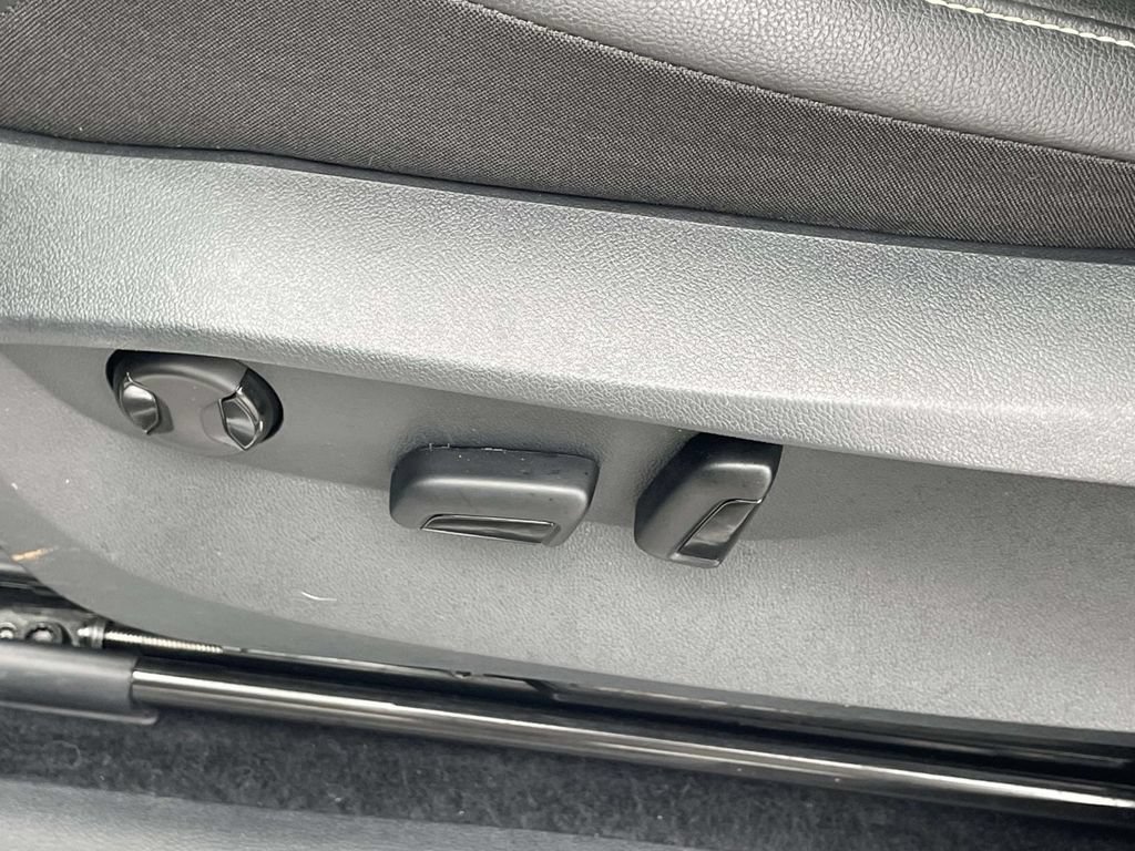 Certified 2024 Volkswagen Tiguan SE R-Line FWD image 19