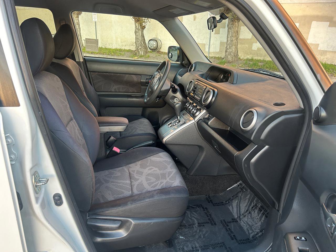 Used 2013 Scion xB image 11