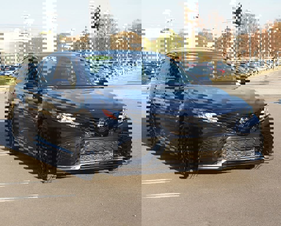 Used 2023 Toyota Camry XSE image 2