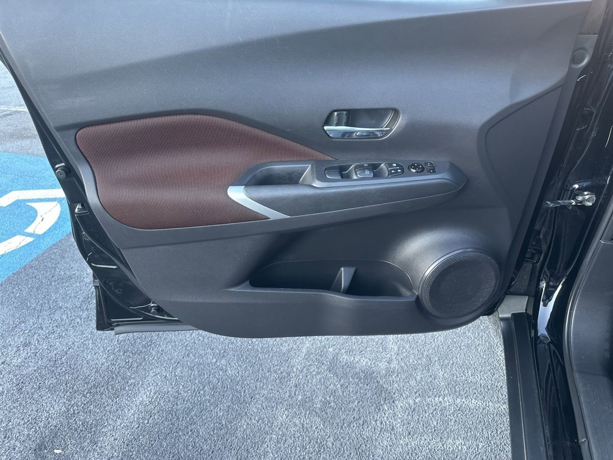 Used 2024 Nissan Kicks SR image 9