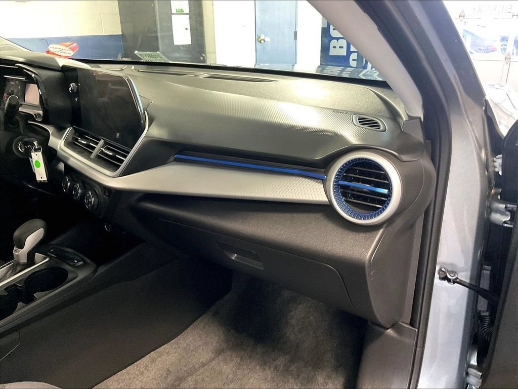 Used 2024 Chevrolet Trax LS w/ LS Convenience Package FWD image 13