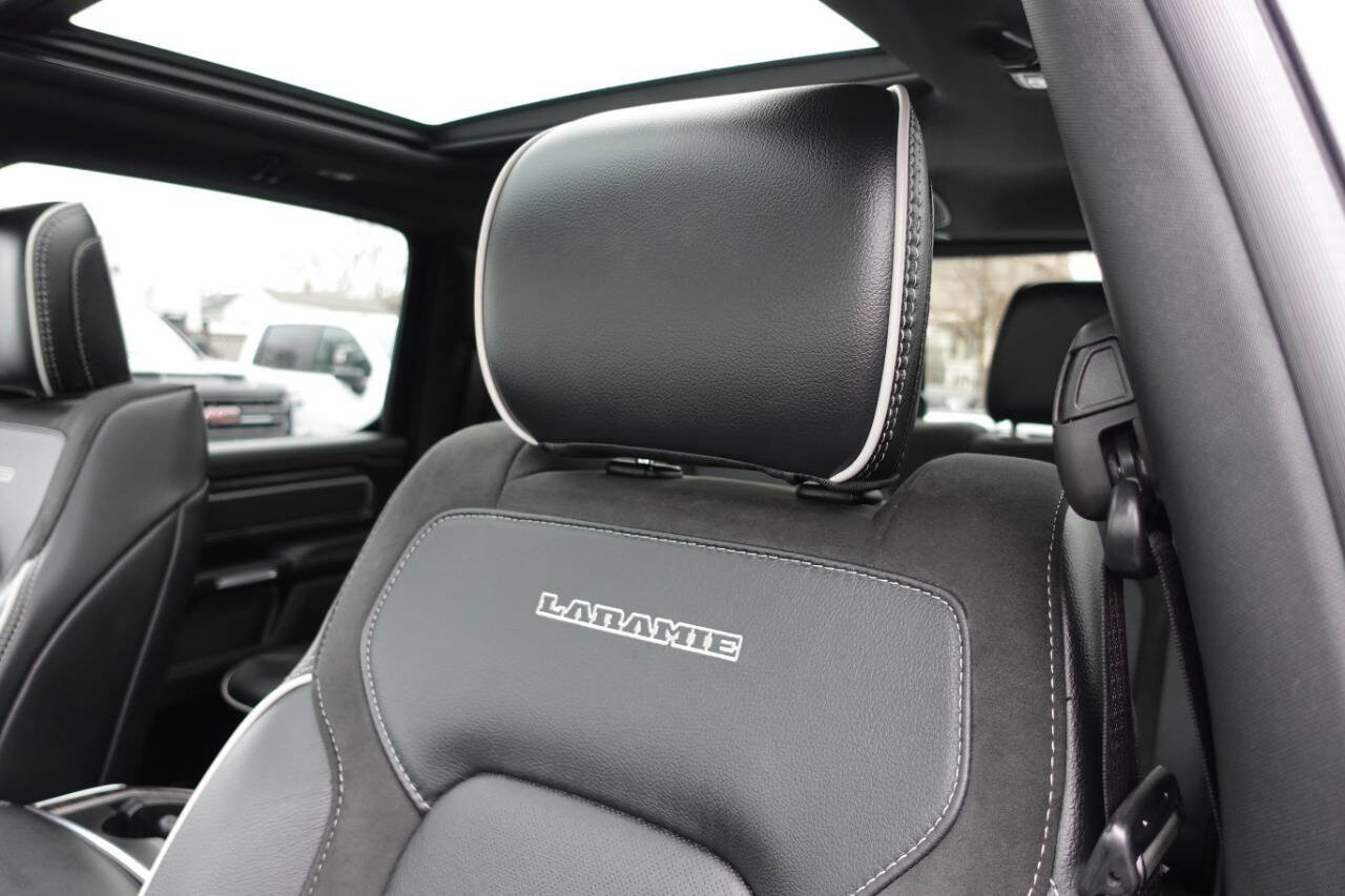 Used 2025 RAM 1500 Laramie w/ Sport Appearance Package AWD/4WD image 21