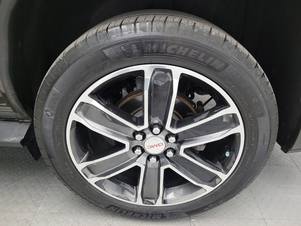 Used 2019 GMC Acadia Denali image 31