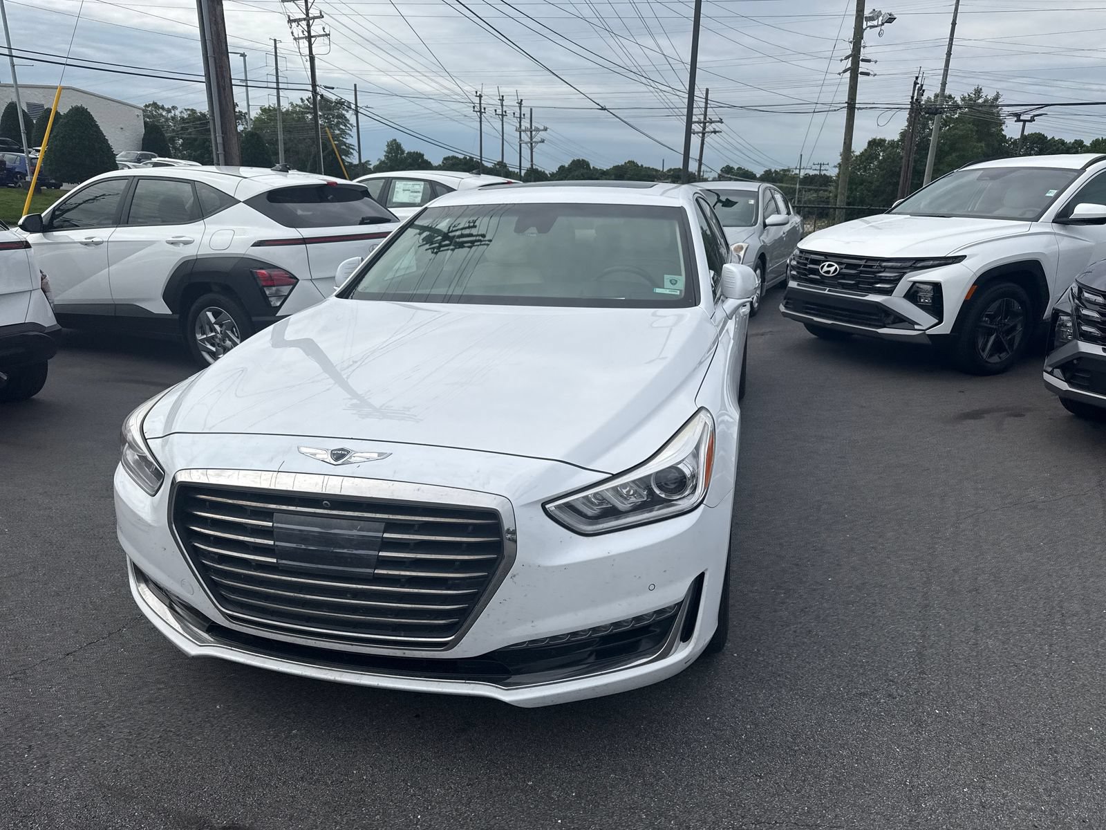 Used 2017 Genesis G90 5.0 Ultimate RWD image 3