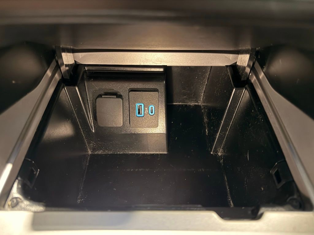 Used 2022 Ford Explorer XLT image 25